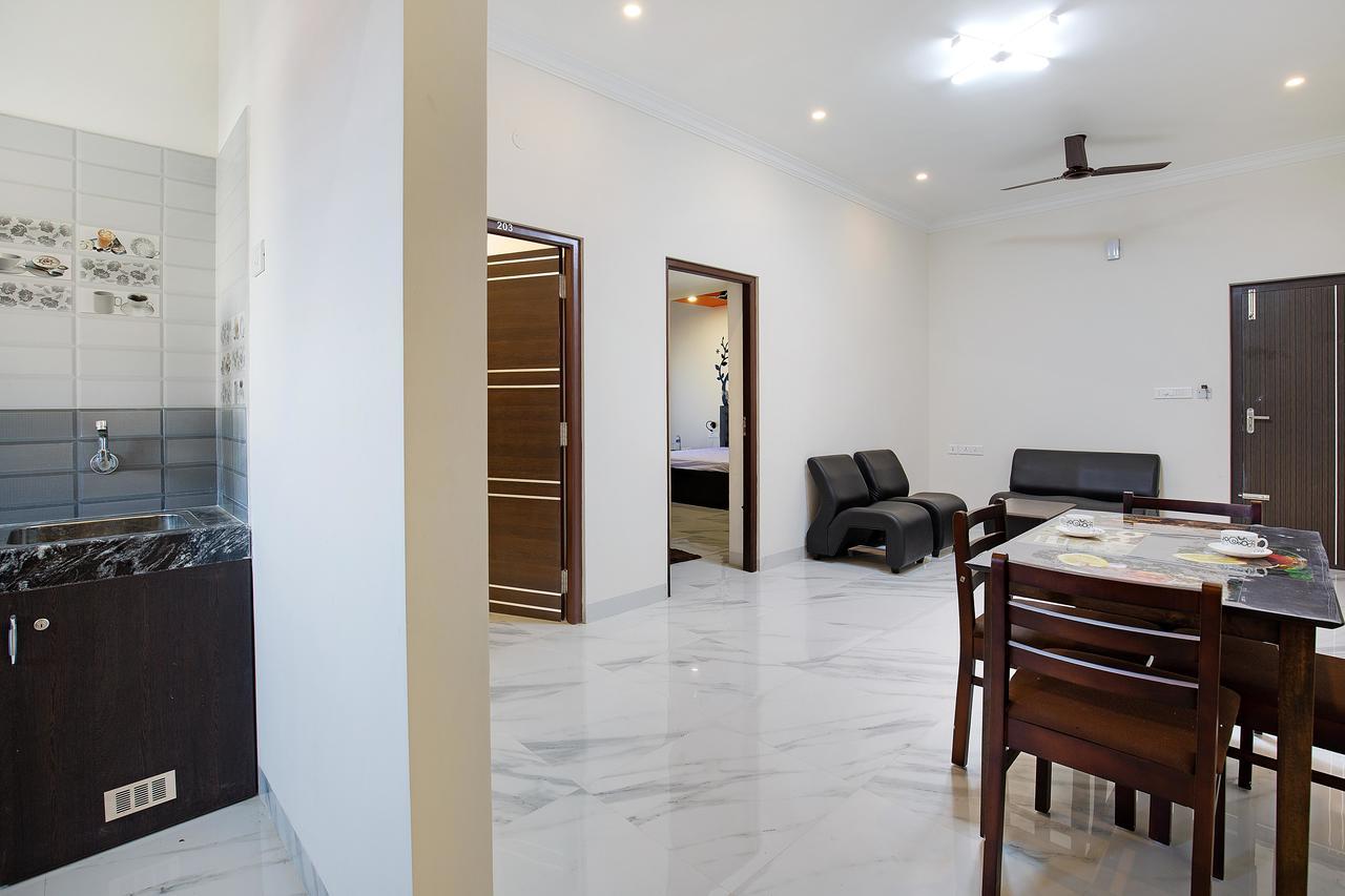 Crystal Lake Suites Coimbatore Exterior foto